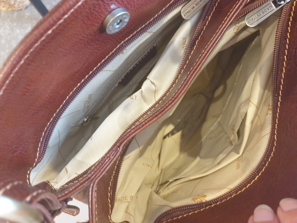 Handtas met verstelbare schouderriem bruin of zwart